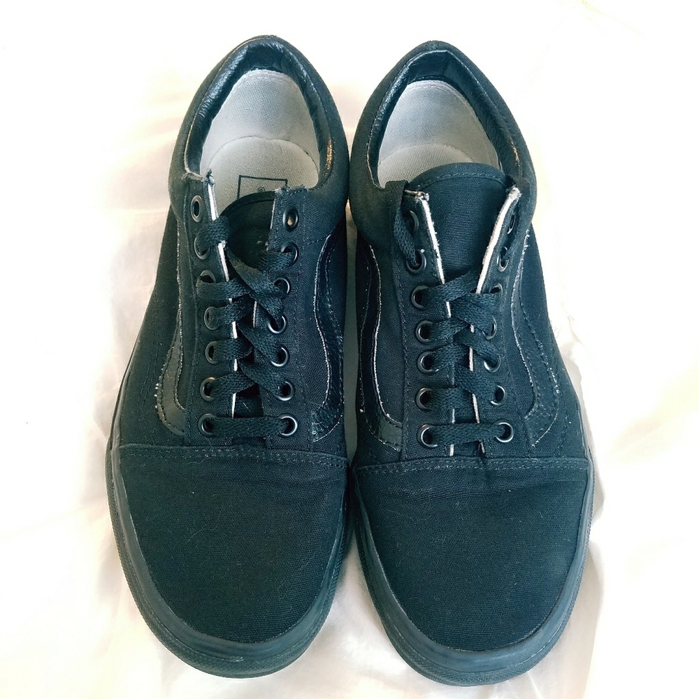 EUC All Black Unisex Old Skool Vans